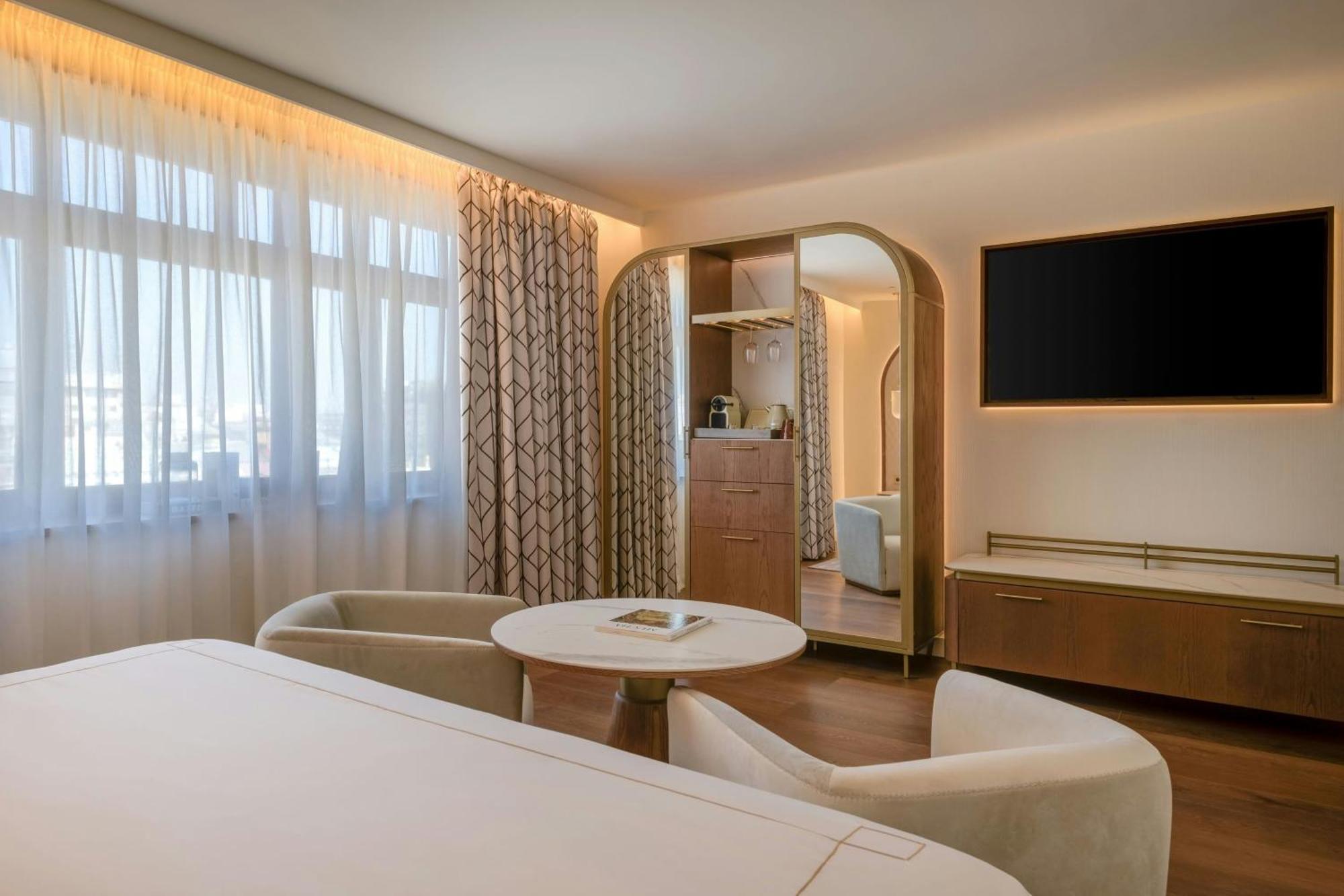 Grand Centenari, Valencia, Autograph Collection 5*