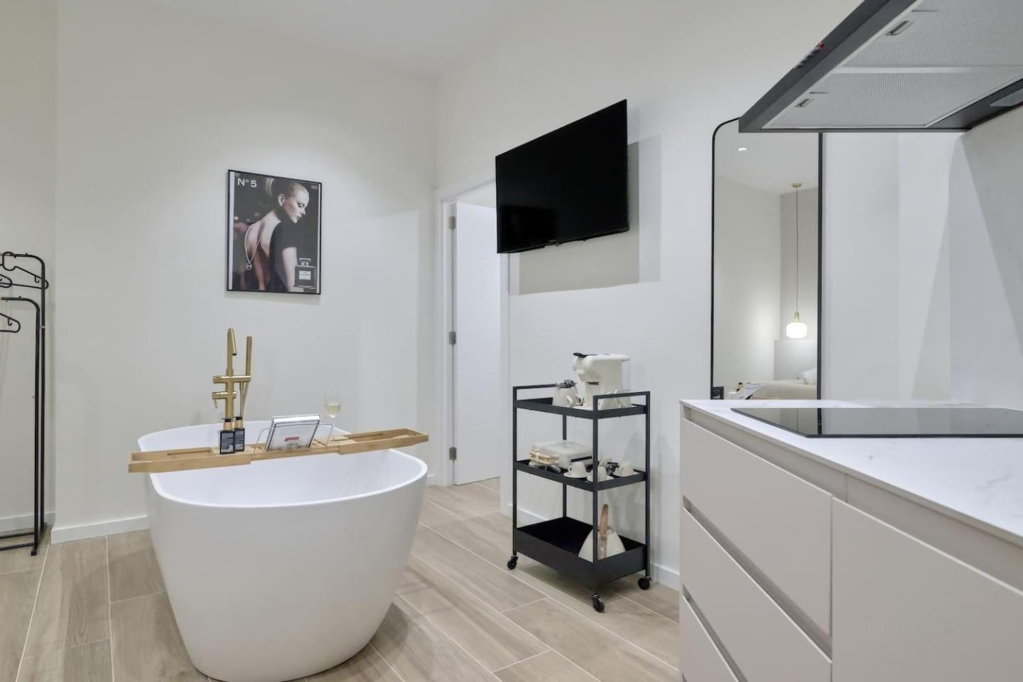 Romantic N1 Oceanografico Virkin Apartment *