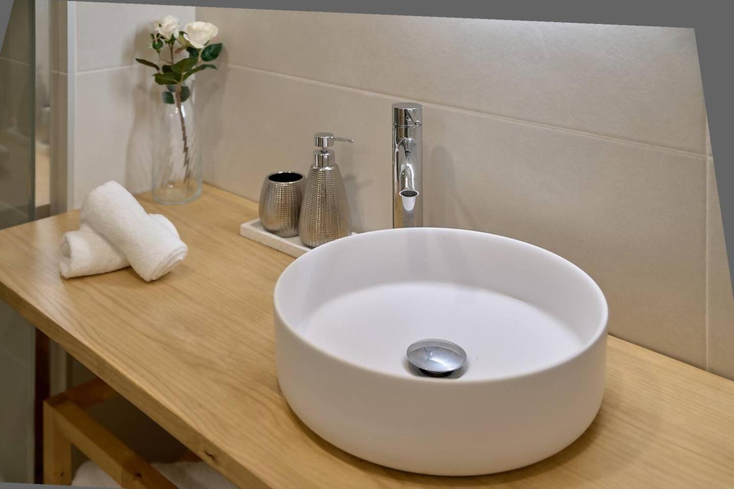 Apartment Romantic Roig Arena N9 Virkin