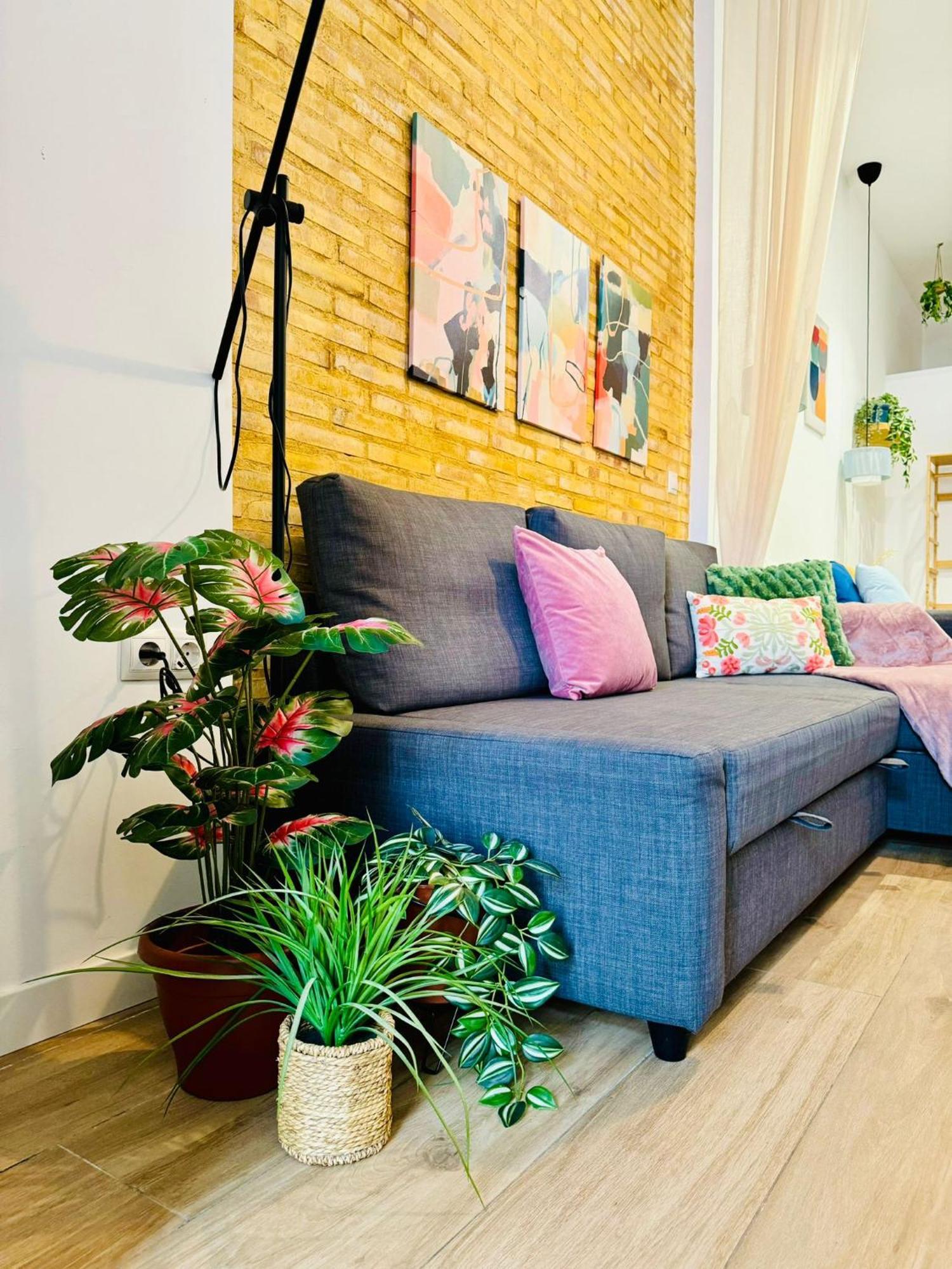 Relaxing Beachside Cabanyal Loft Valencia