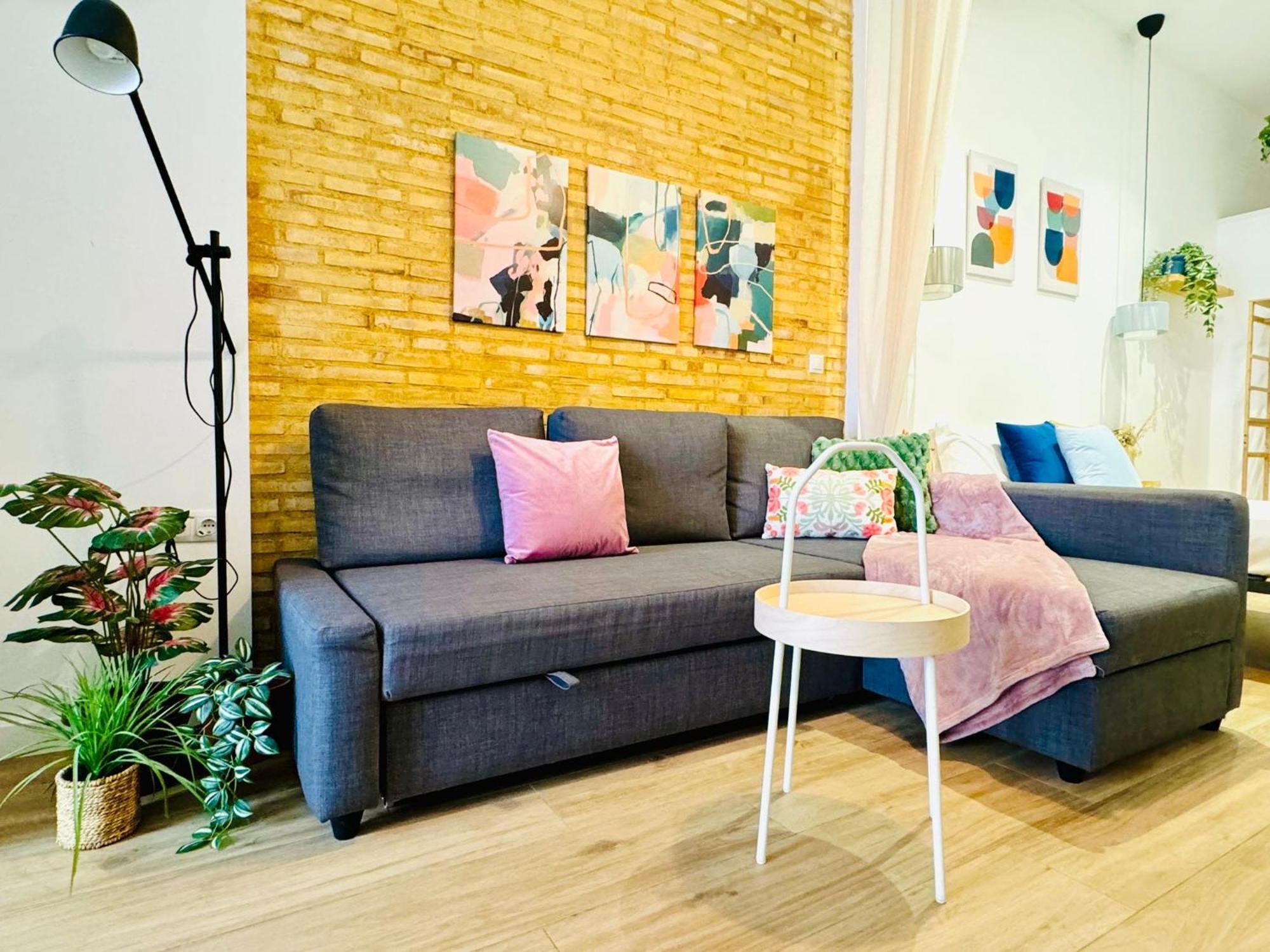 Relaxing Beachside Cabanyal Loft Valencia