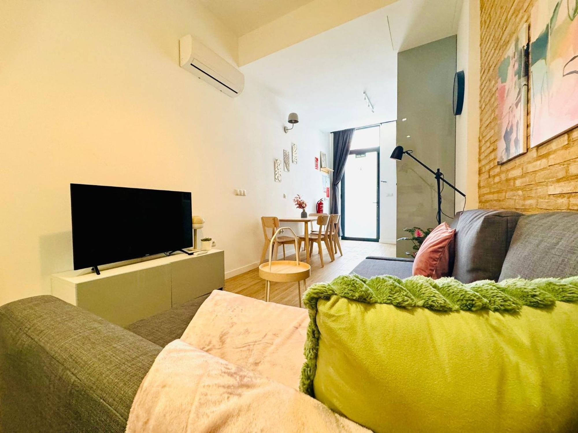 Relaxing Beachside Cabanyal Loft Apartment