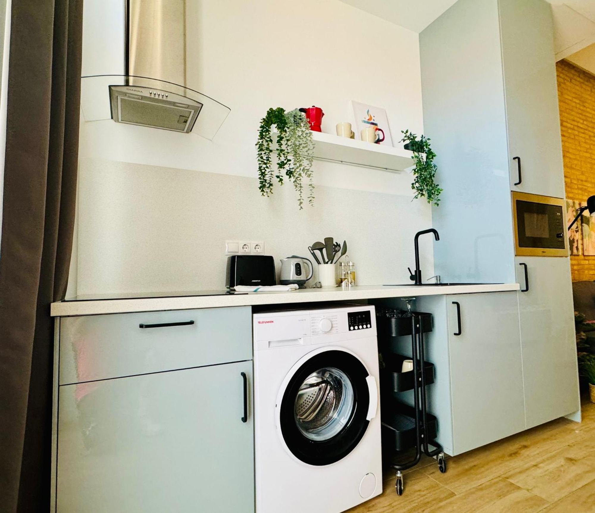 Relaxing Beachside Cabanyal Loft Apartment Valencia