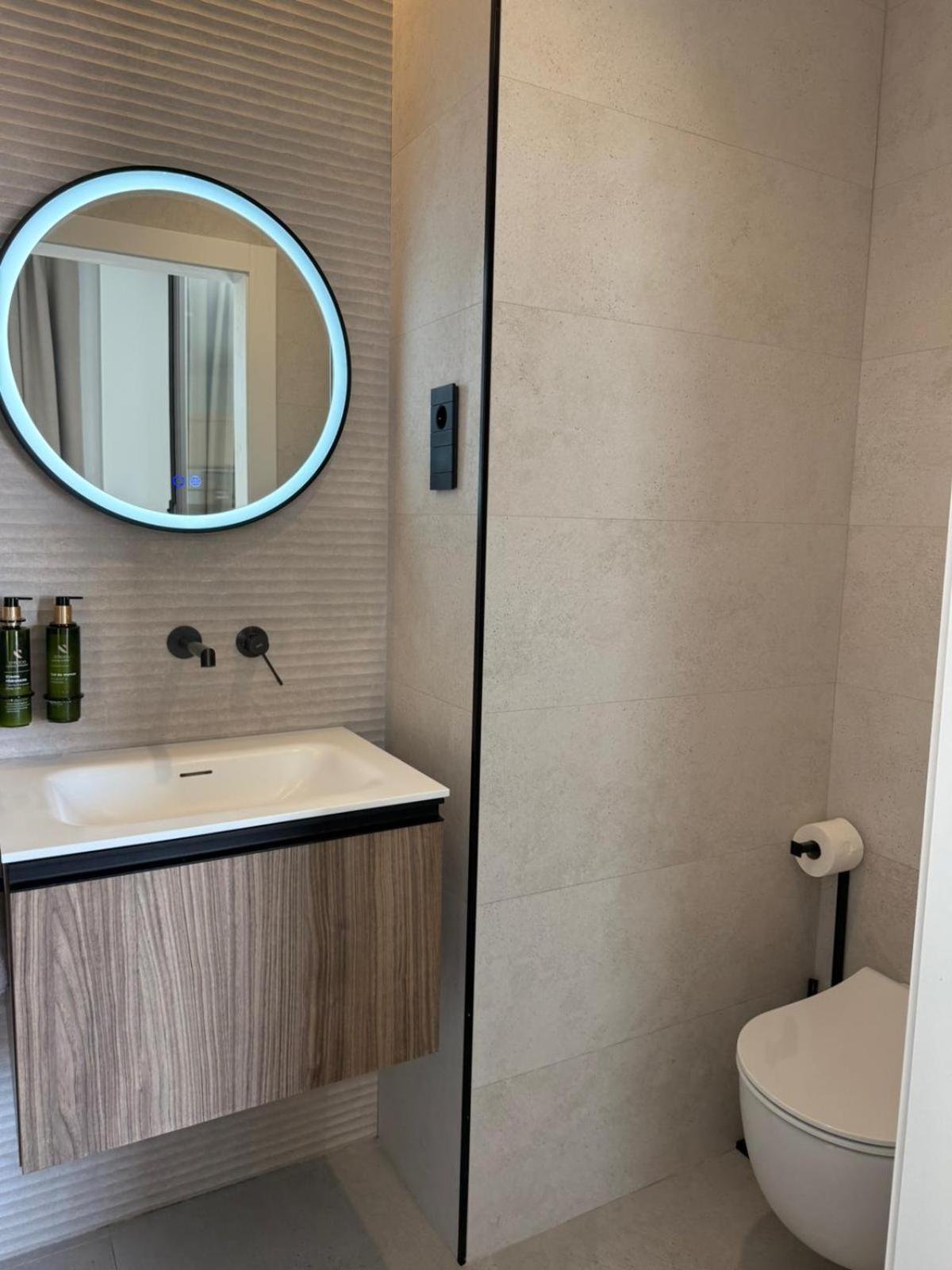 Demetrio By Alma Apartment *