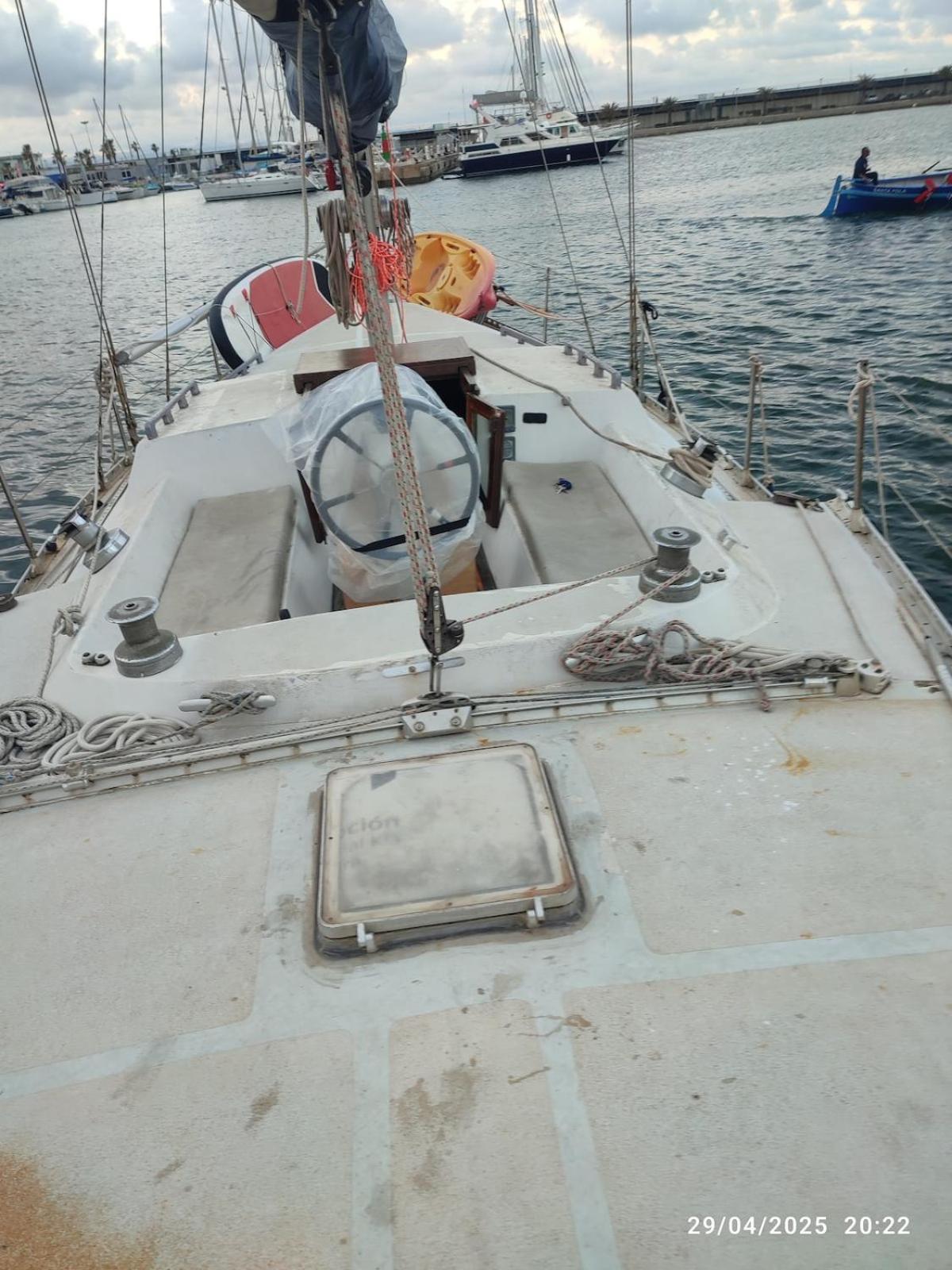 Romantic Sailboat Botel *