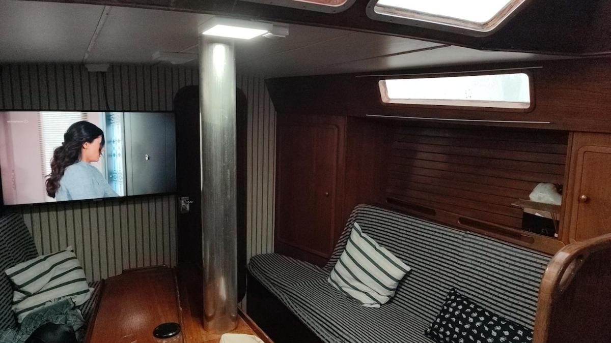 Romantic Sailboat Botel