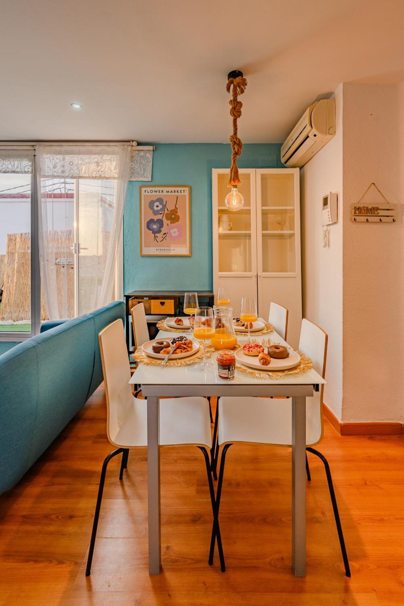 Apartment Ayora Penthouse - Jacuzzi, Huge Private Rooftop, Bbq, Sunset Views, Fastwifi, Ac