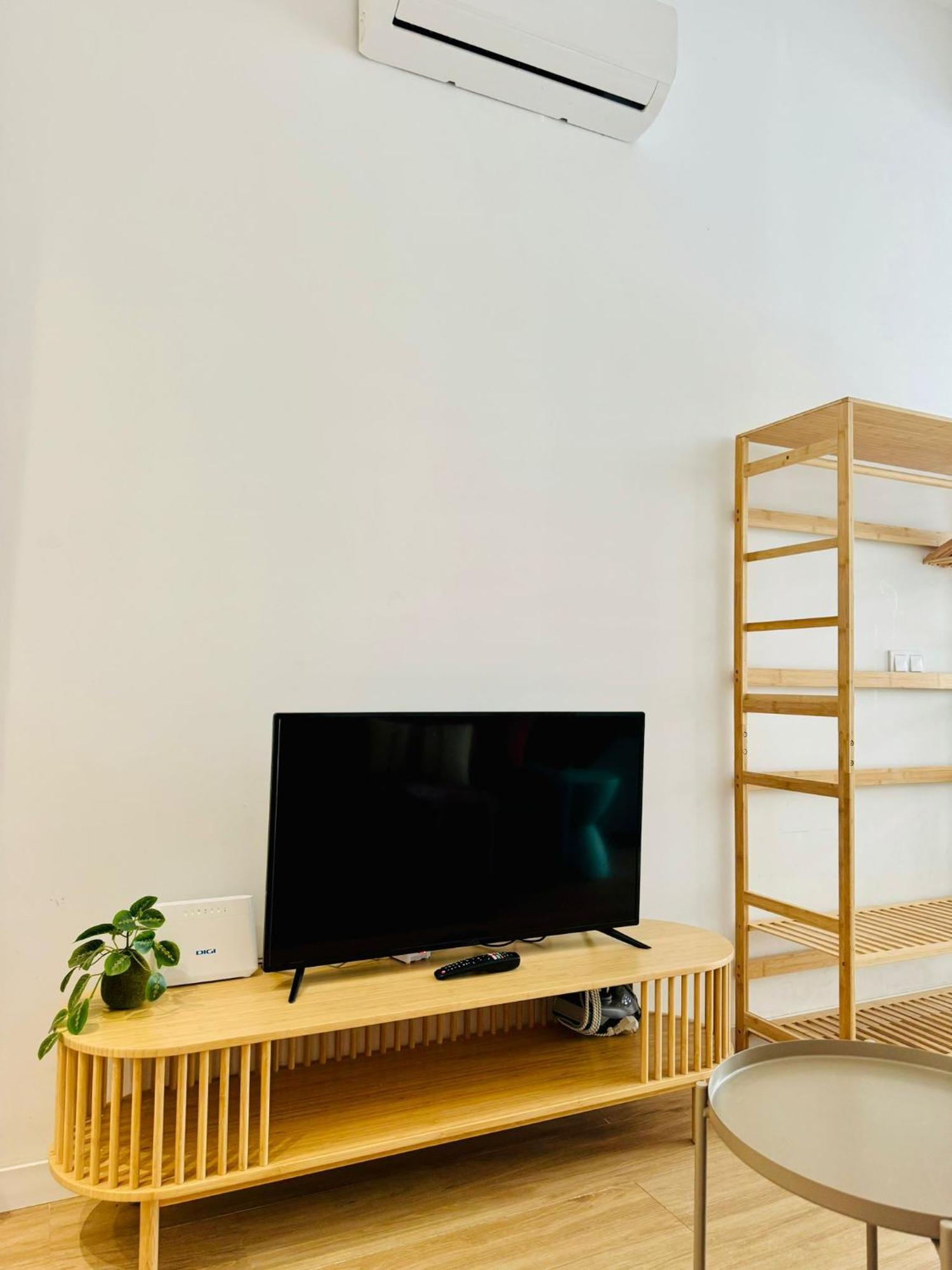 & Cozy Flat Close The Apartment