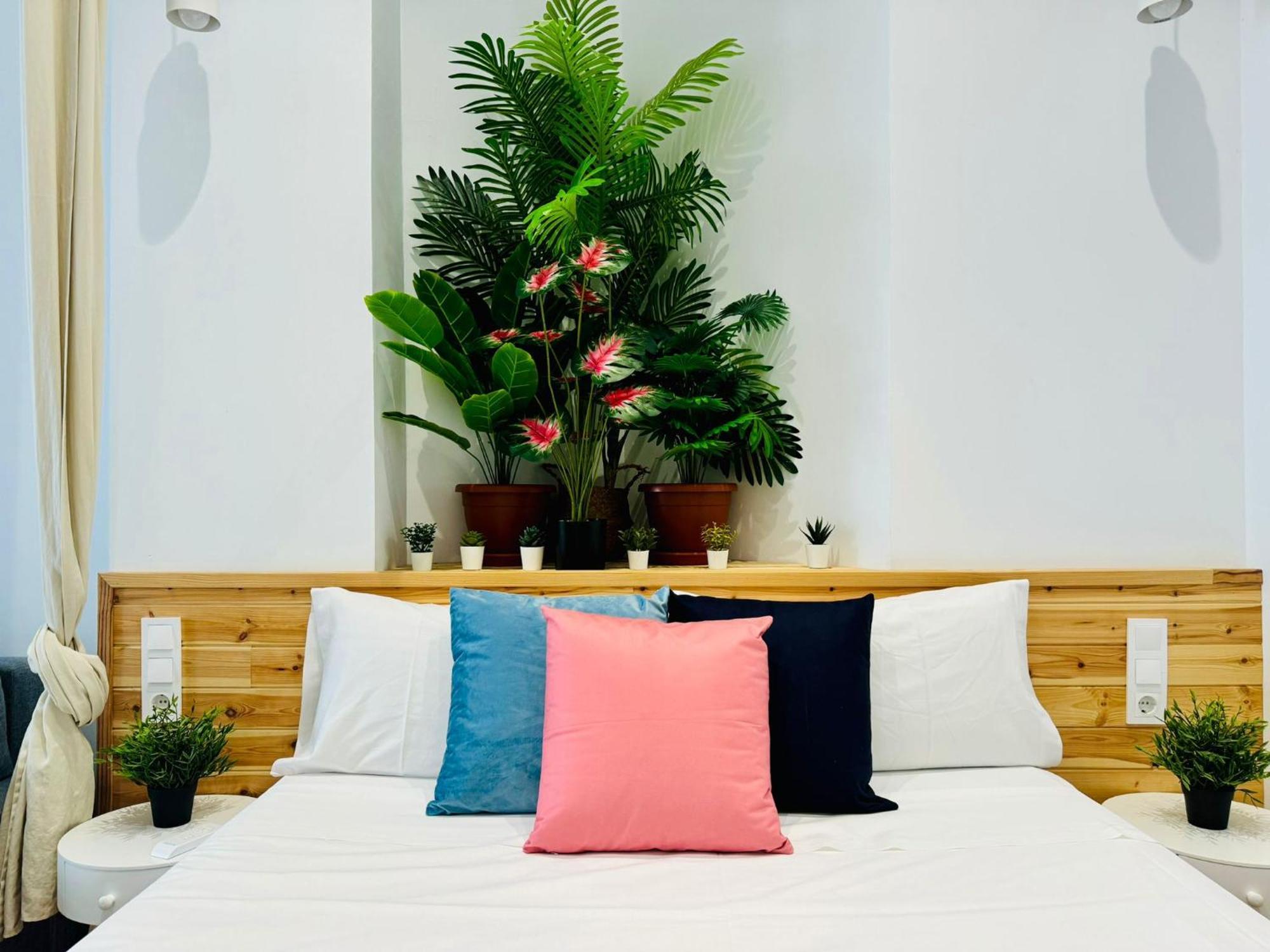 & Cozy Flat Close The *
