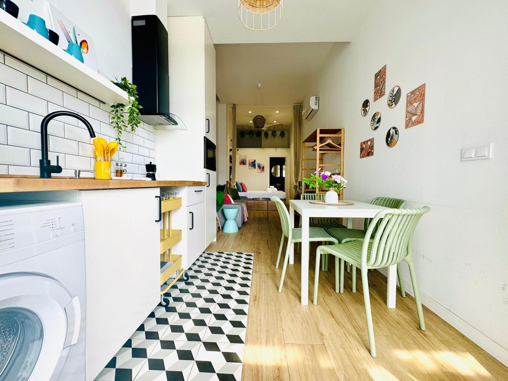 & Cozy Flat Close The
