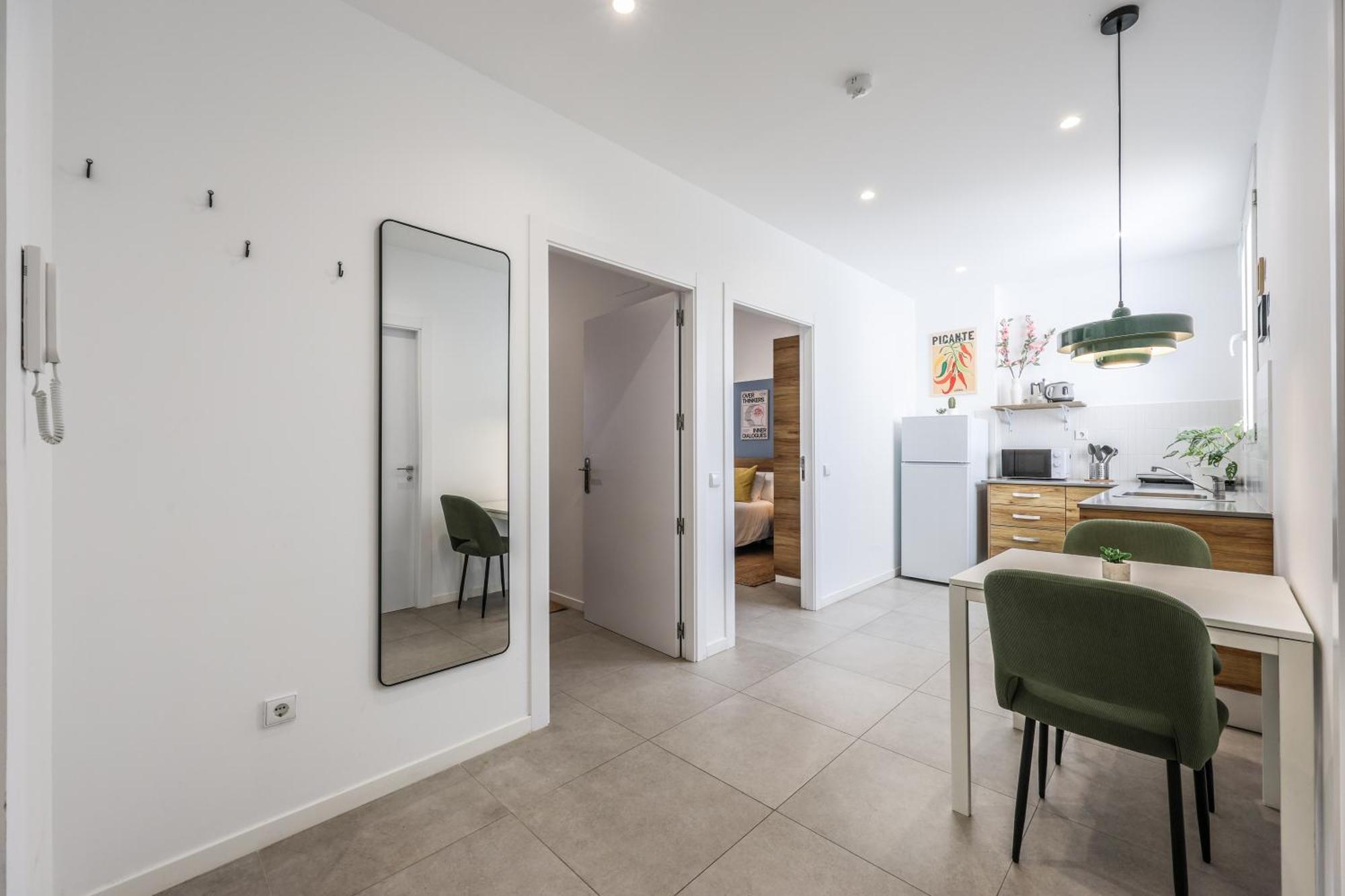 Apartamento 2 Hab En Malvarrosa A Metros De La Playa, Con Terraza Y Zonas Comun 3d