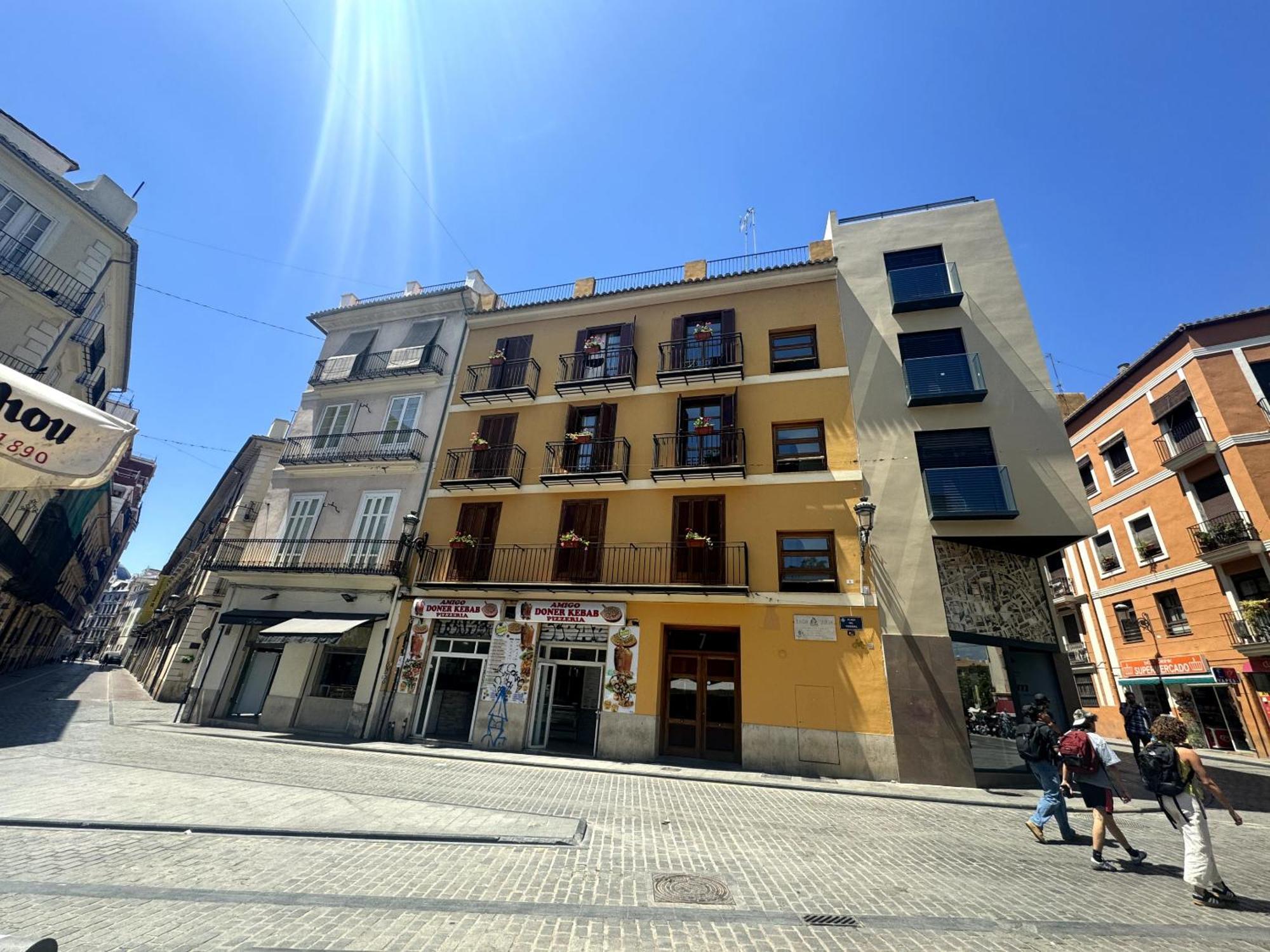 Precioso En La Plaza Del Tossal
