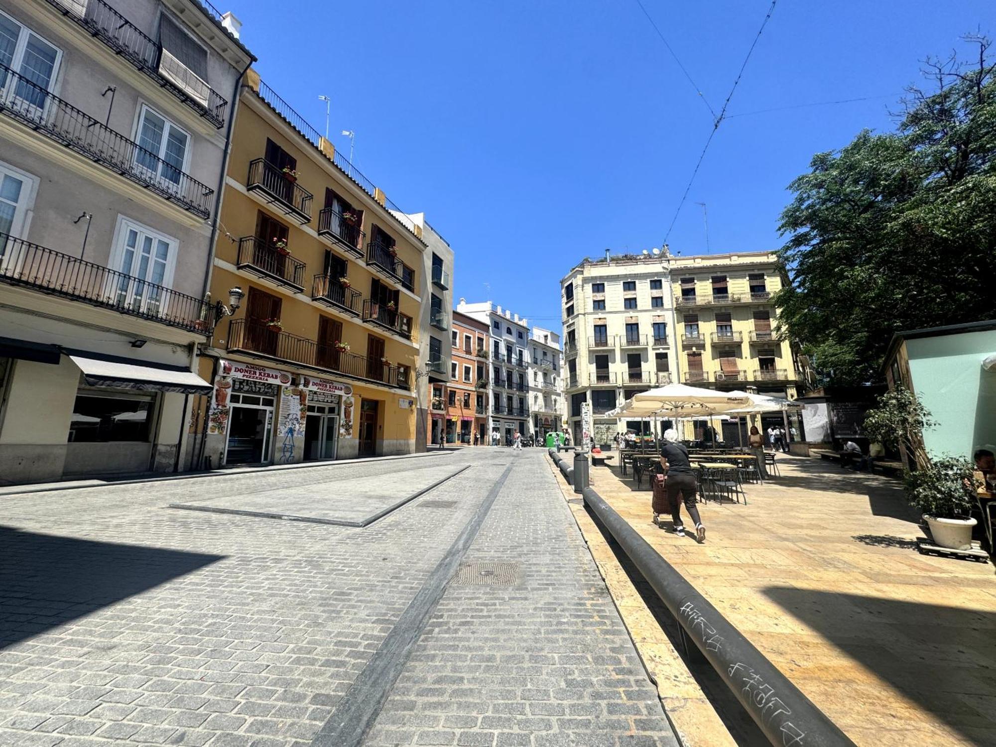 Precioso En La Plaza Del Tossal * Valencia