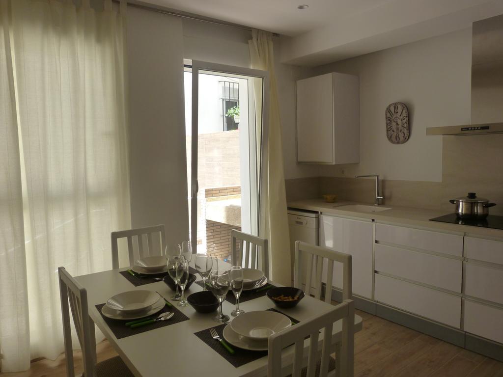 Plaza Cisneros Apartment *