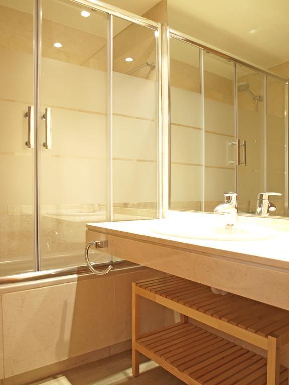 Apartup Yellow Opera View Apartment