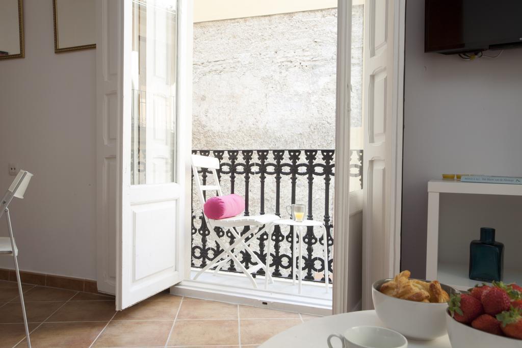Apartment Singularstays Roteros *