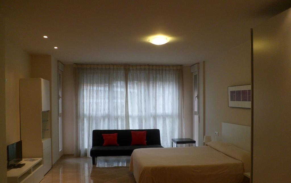 Realrent Jardines De Viveros Apartment Valencia