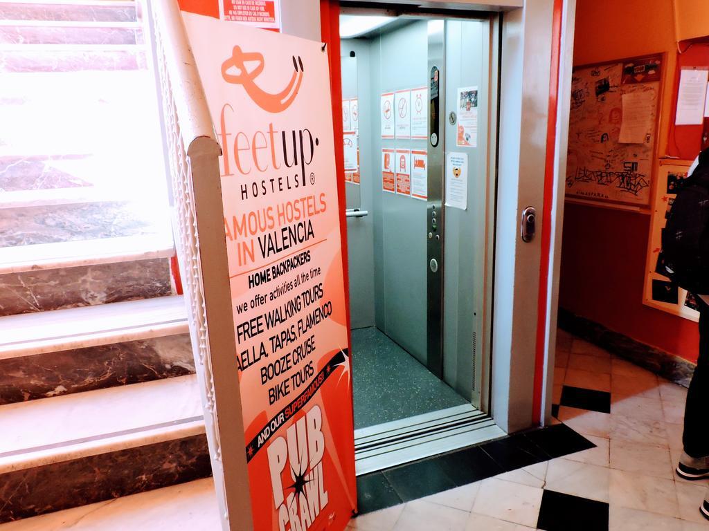 Feetup Backpackers Hostel *