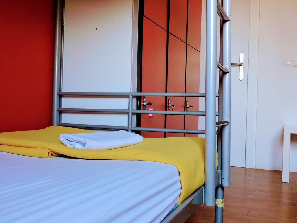 Feetup Backpackers Hostel *