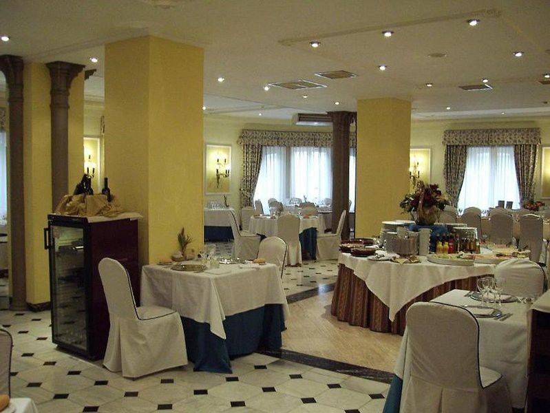 Hotel One Shot Palacio Reina Victoria 04 4*