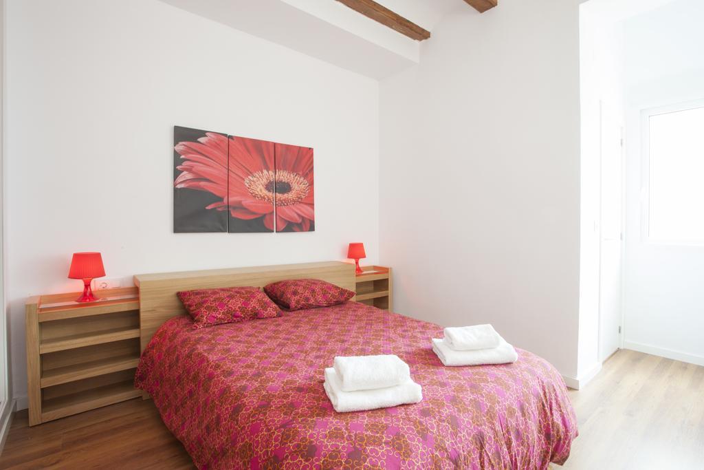 Singular Station Apartment *