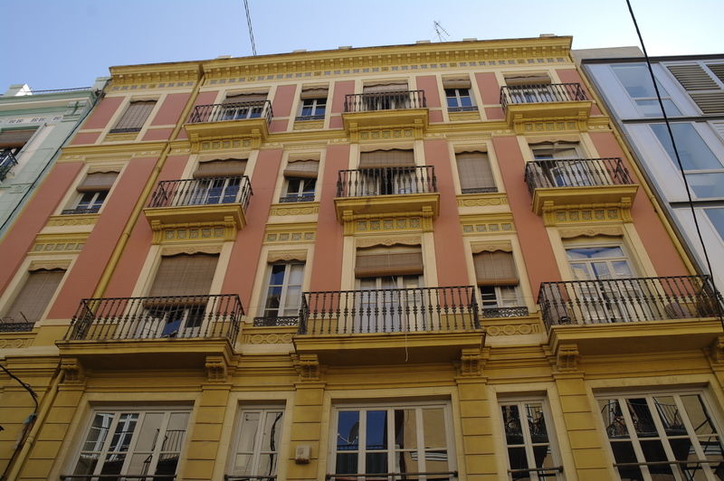Apartment Down Town 13 *