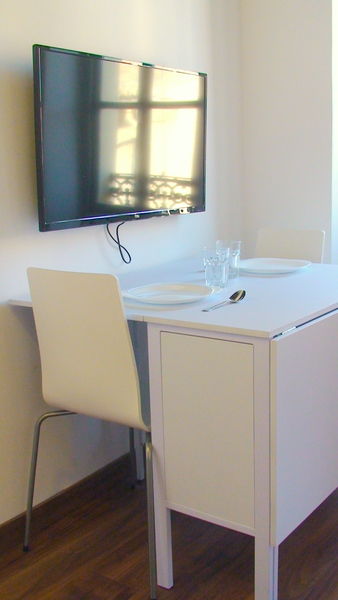 Apartment Down Town 13 *