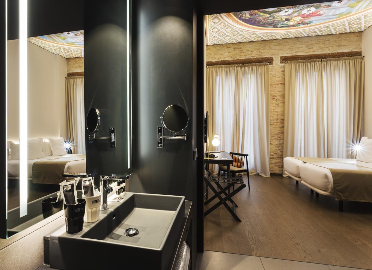 One Shot Mercat Hotel 4*