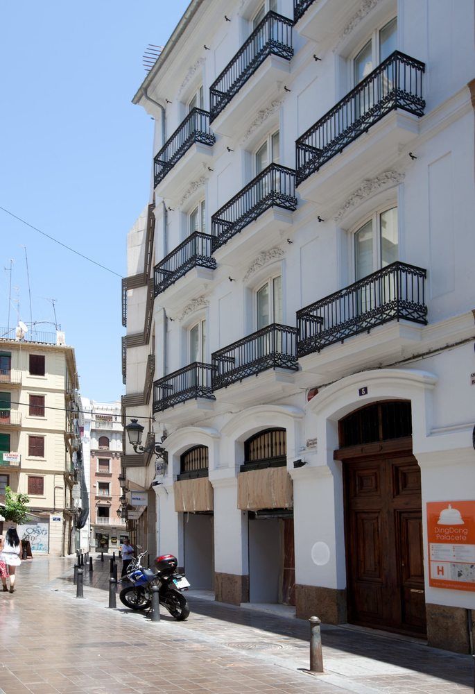 Gasthuis Cosy Embajador 2*