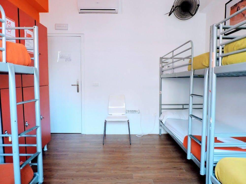 Hostel Feetup Backpackers *