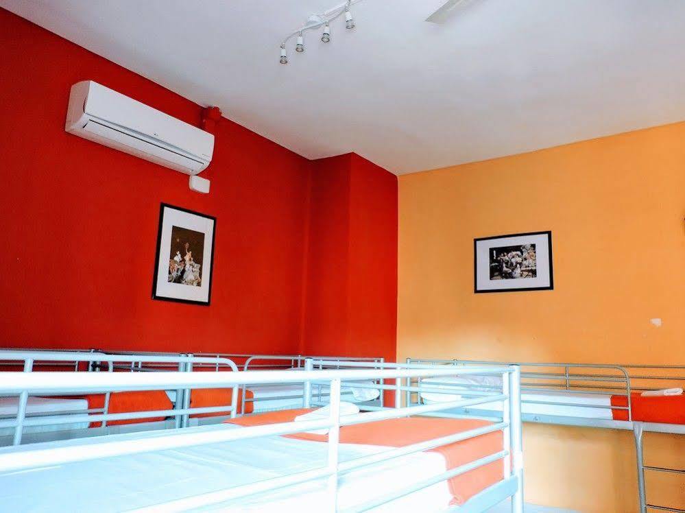 Feetup Backpackers Valencia