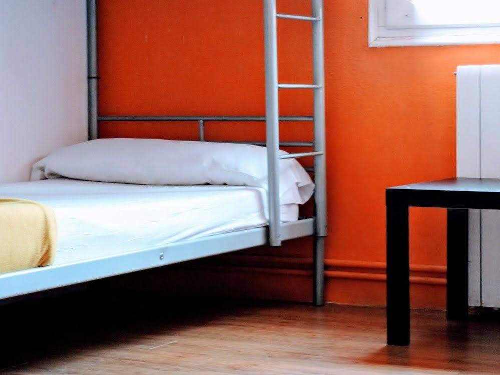 Feetup Backpackers Hostel *