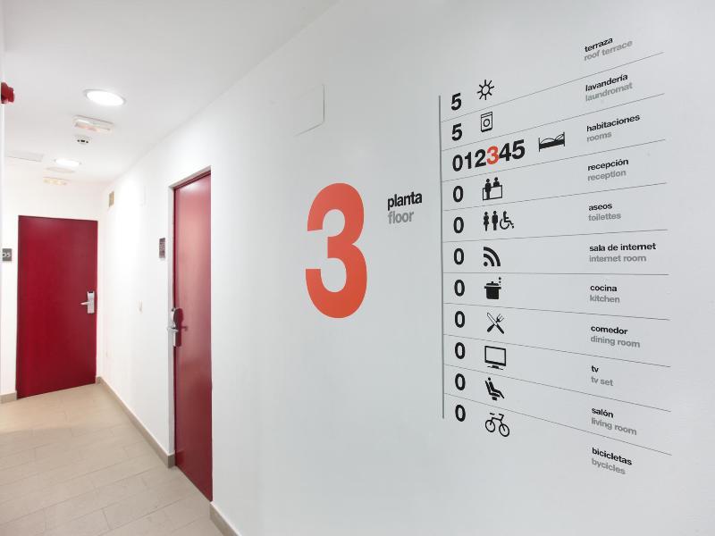 Room00 Hostel