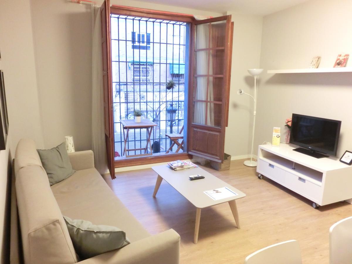 Total Market Apartment *