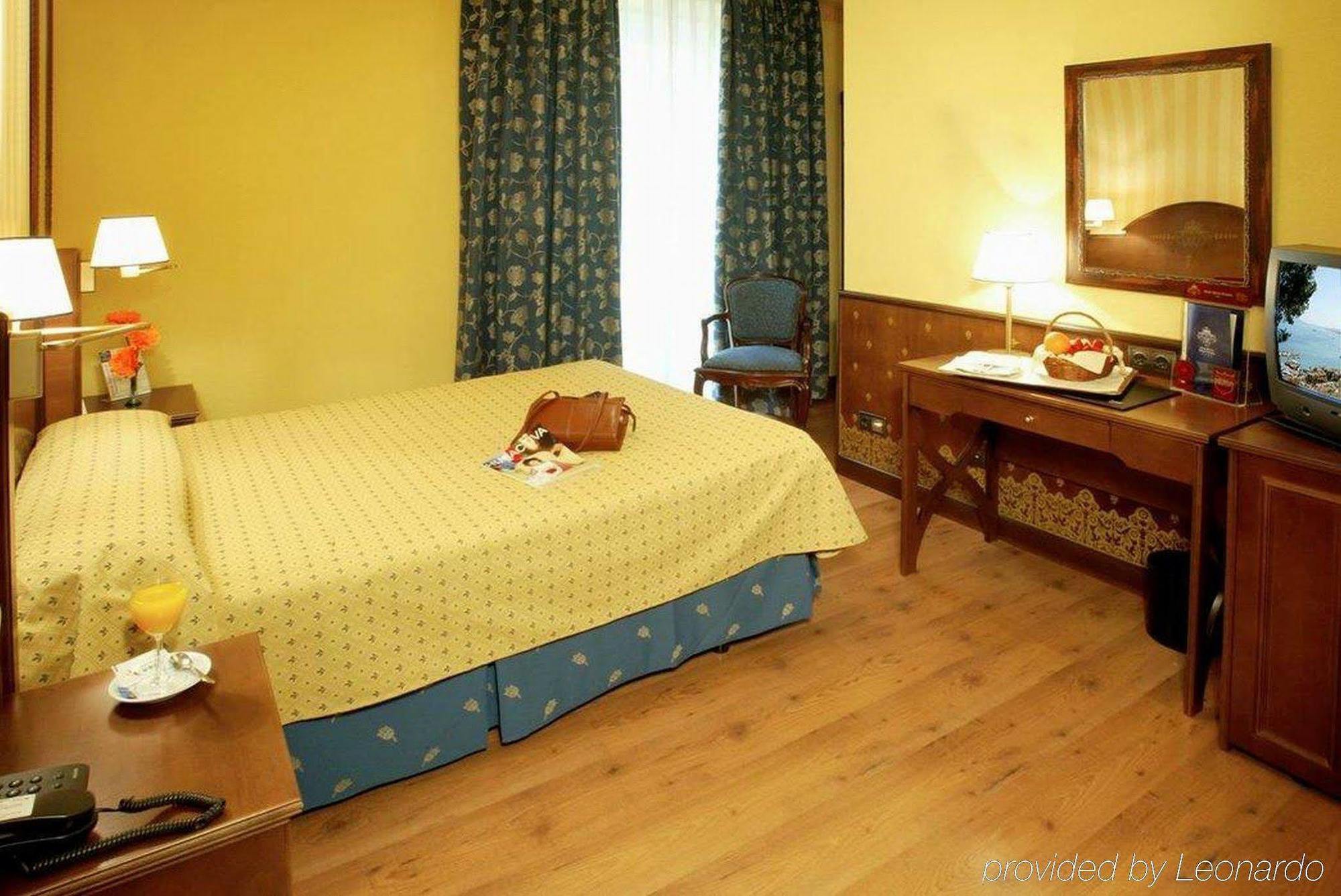 Hotel One Shot Palacio Reina Victoria 04 4*