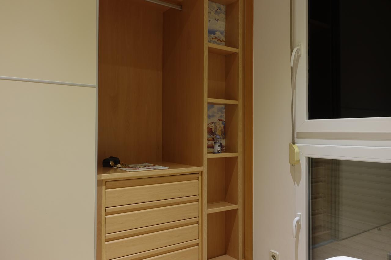 Xl Flat