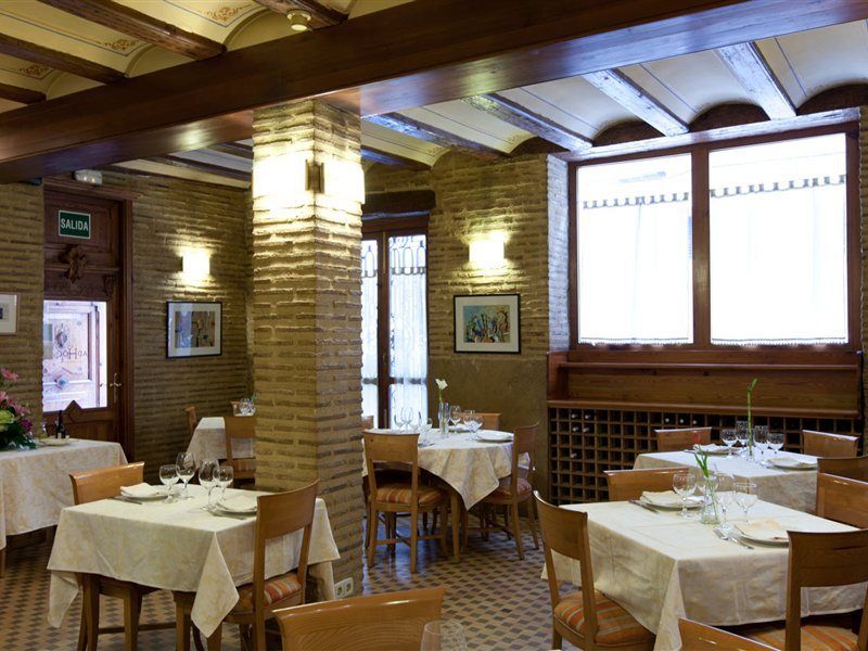 Ad Hoc Monumental 1881 Hotel