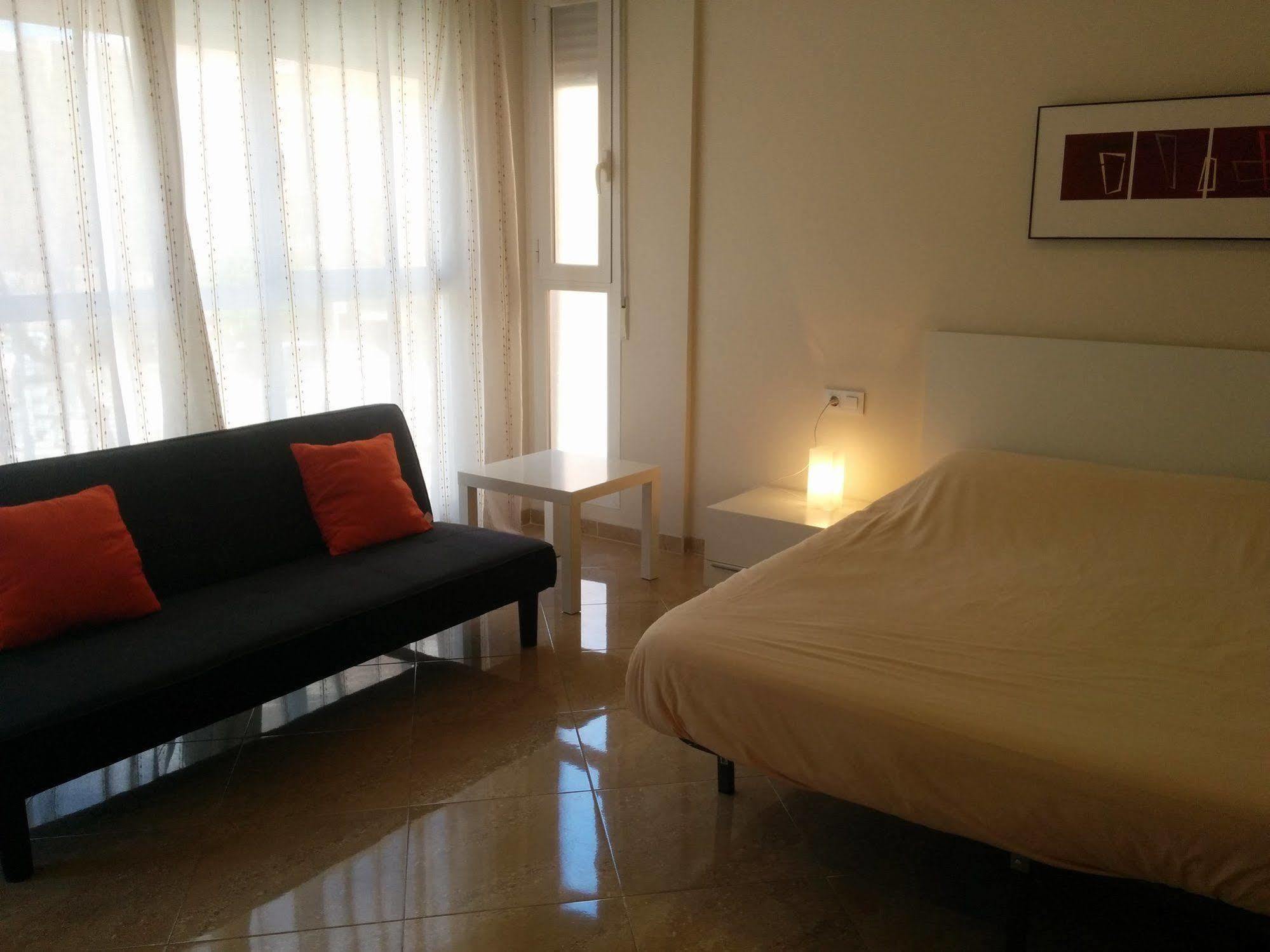 Realrent Jardines De Viveros Apartment