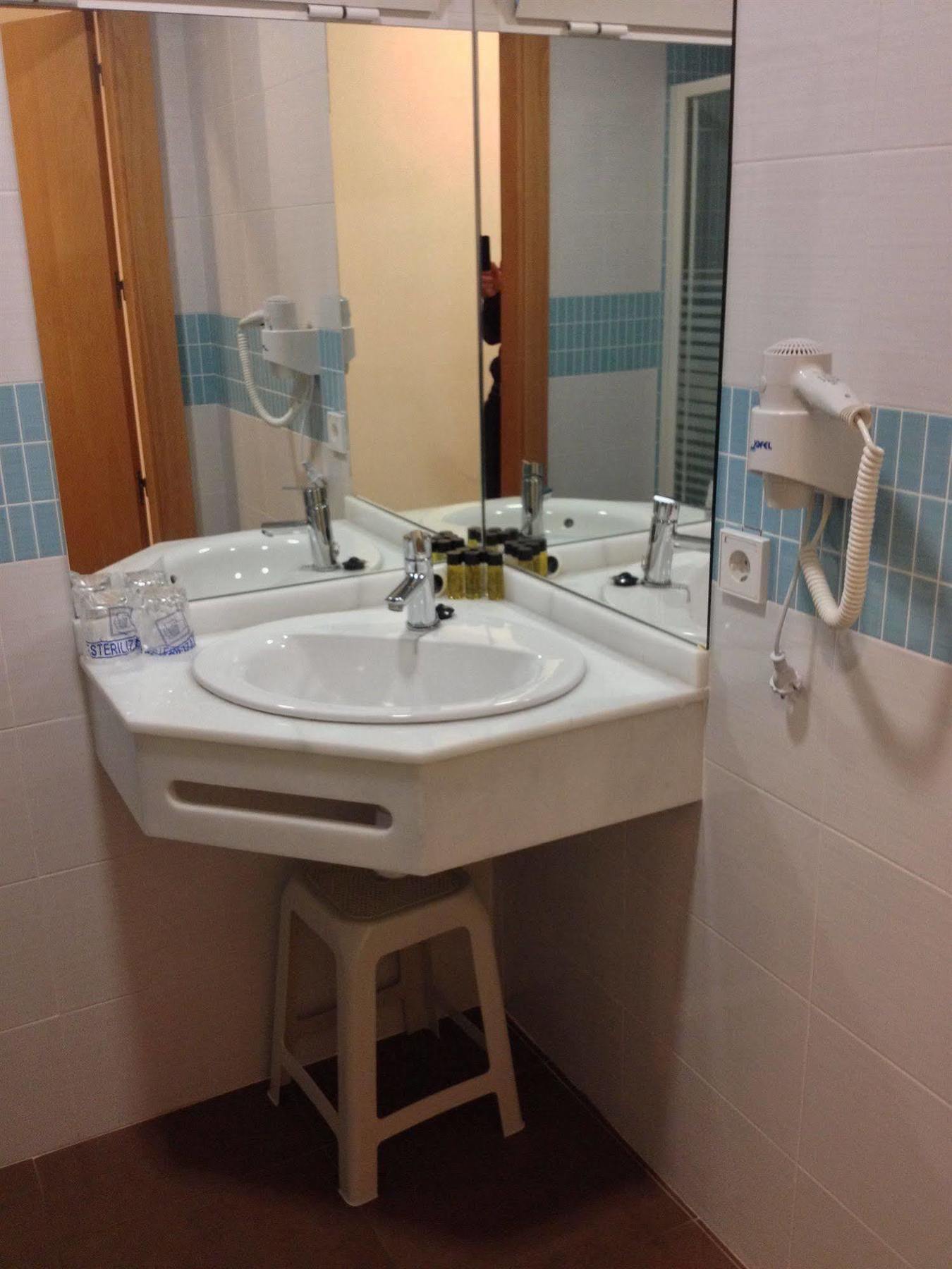 Alkazar Hotel