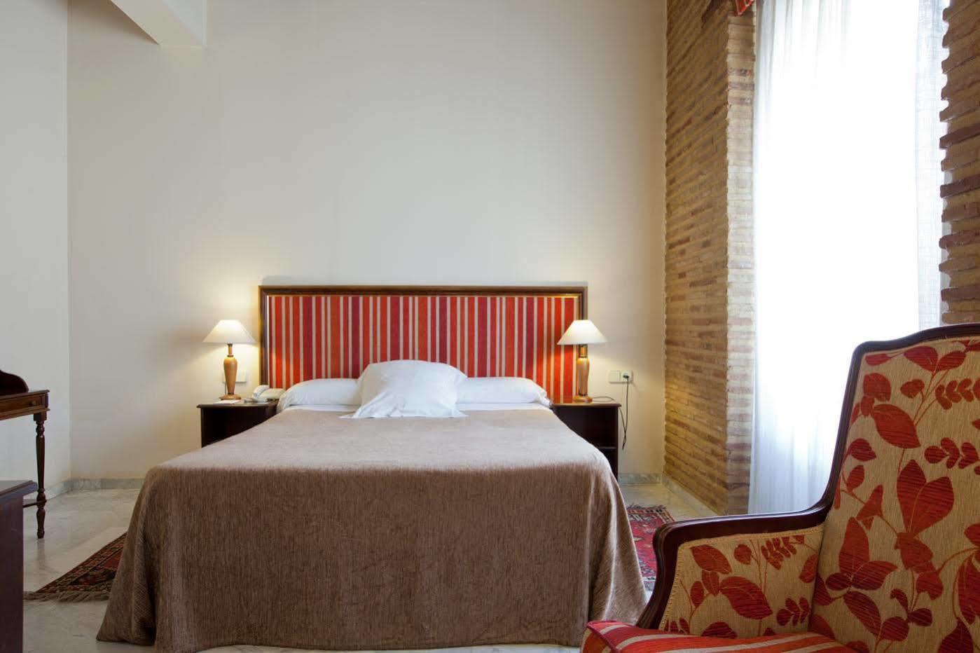 Ad Hoc Monumental 1881 Hotel 3*