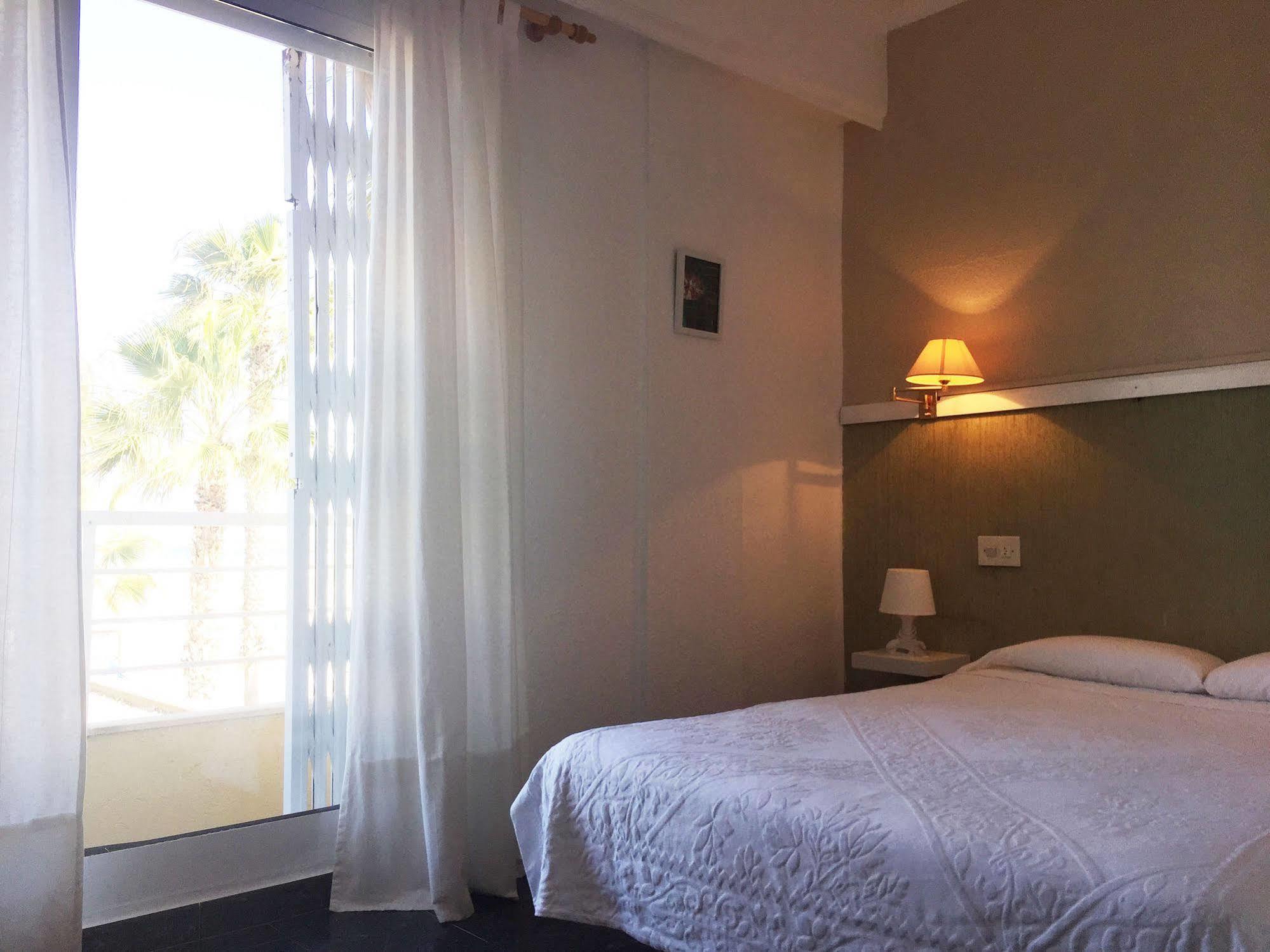 Malvarrosa Beach Guest house 2*