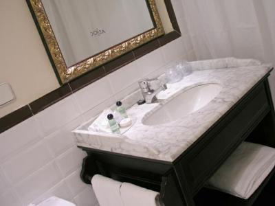 Ad Hoc Monumental 1881 Hotel 3*