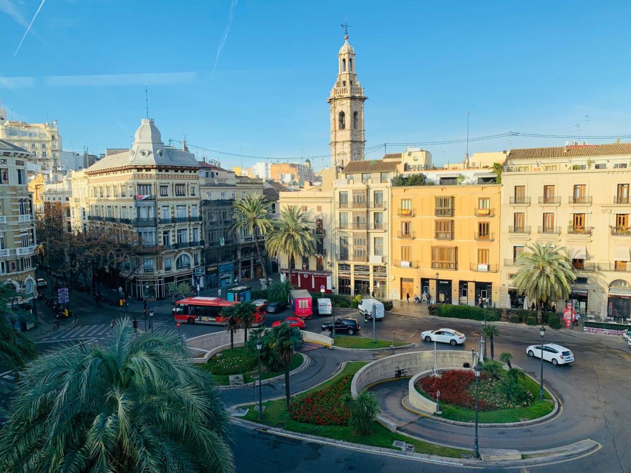 Reina Hotel