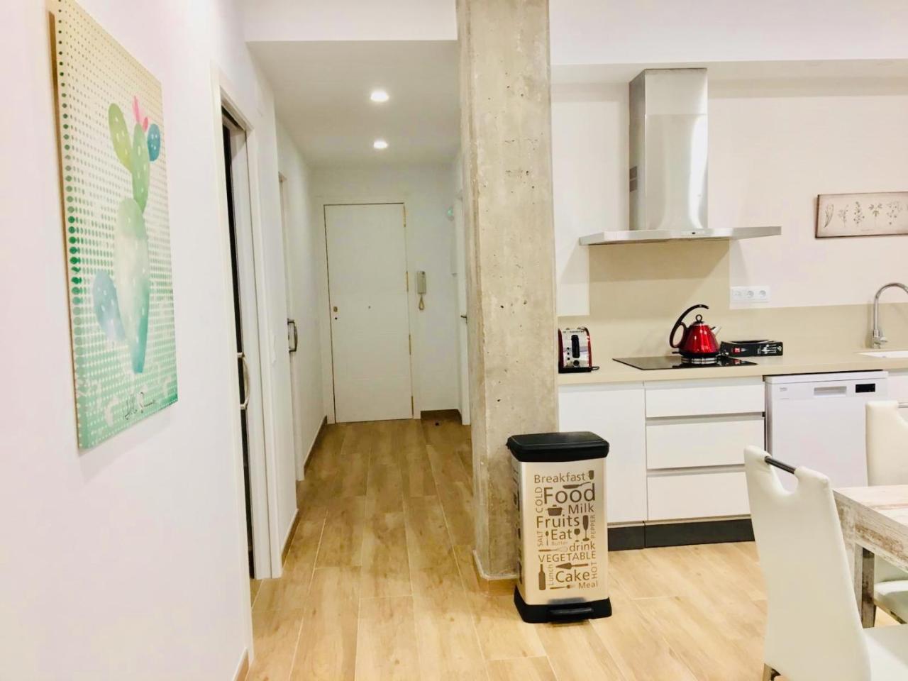 Plaza Cisneros Apartment