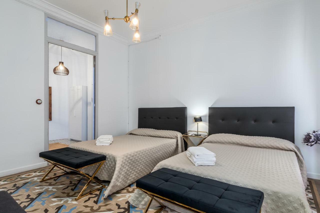 Travel Habitat Port Valencia. Apartamento Valencia