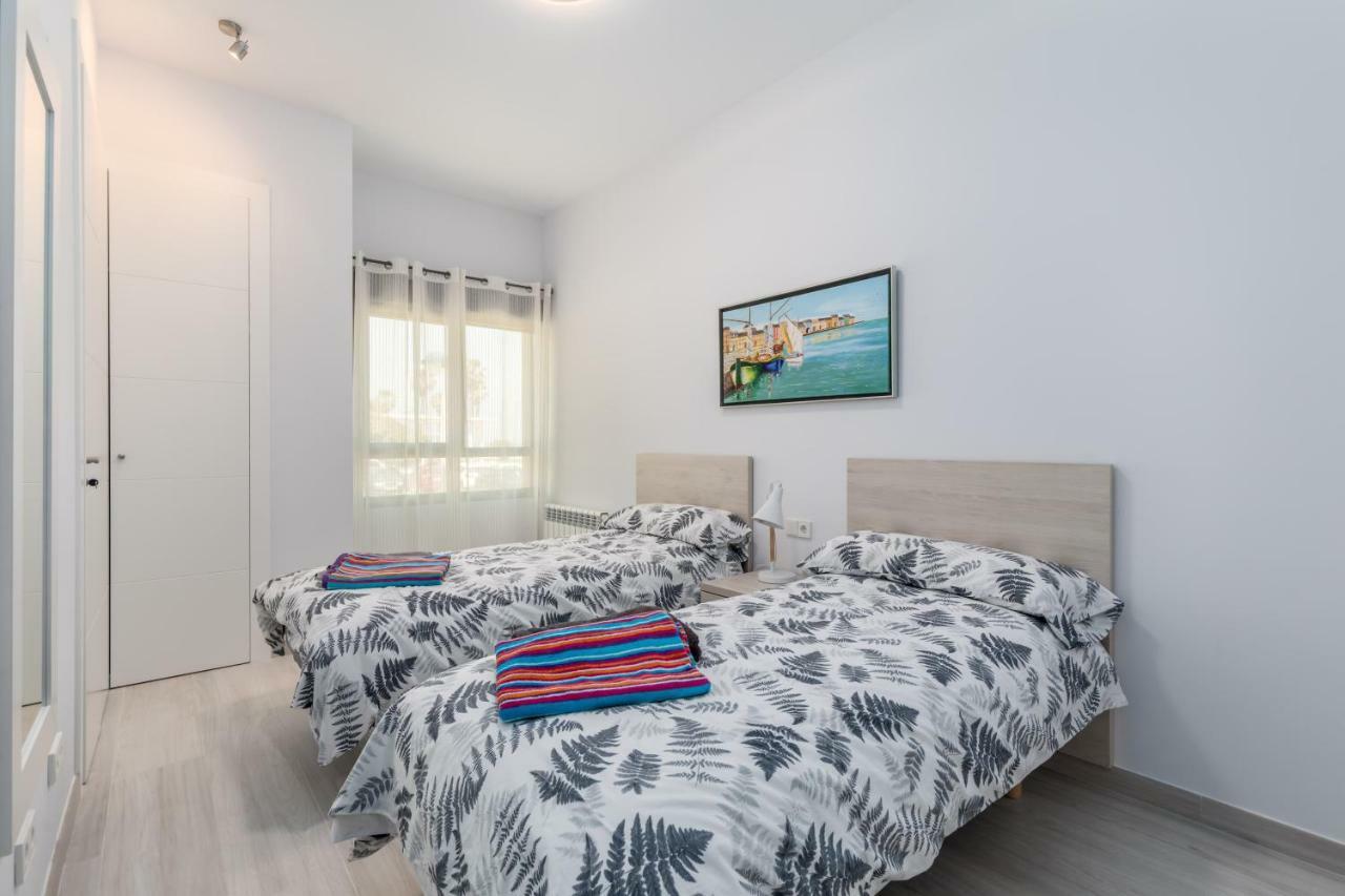 Apartment Luxury Front With Pool
