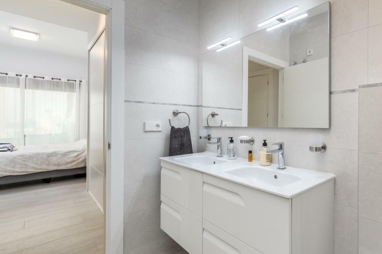Apartment Luxury Front With Pool Valencia