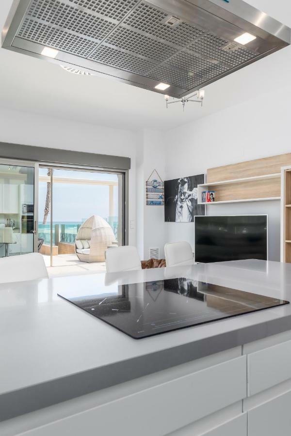 Apartment Luxury Front With Pool Valencia