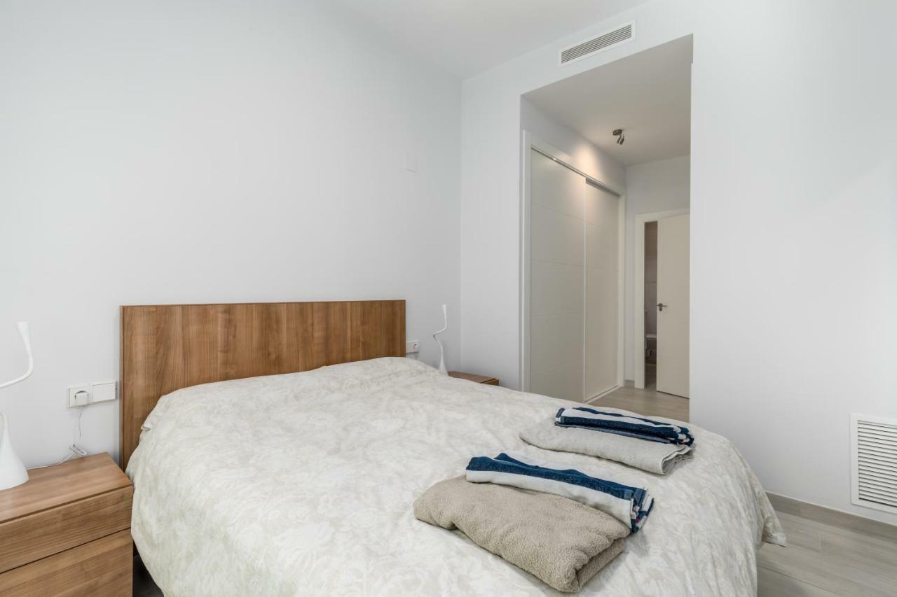 Apartment Luxury Front With Pool
