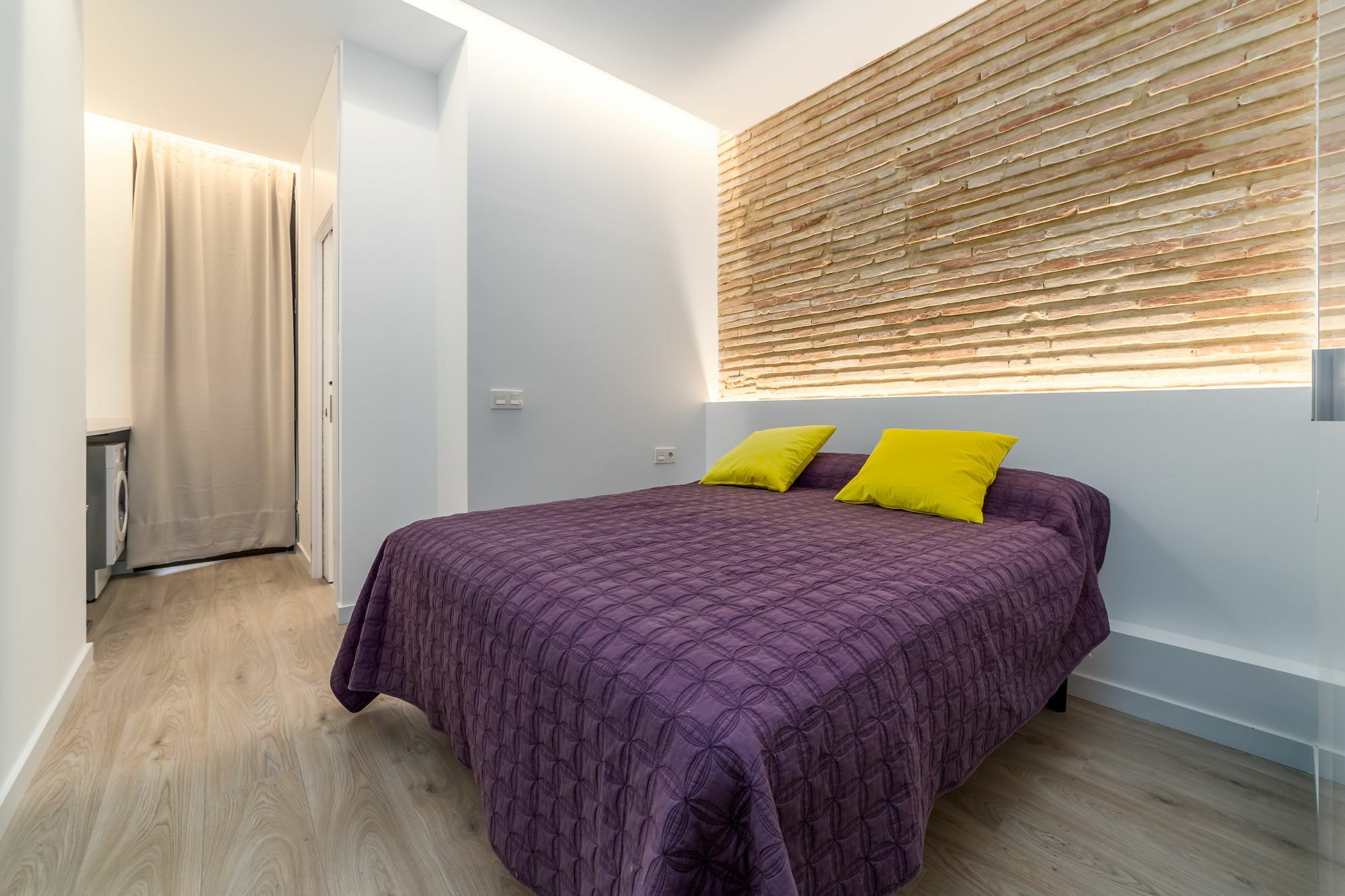 Apartamento Travel Habitat Estación Del Norte. *
